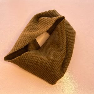 Everlane Cashmere Neck Warmer